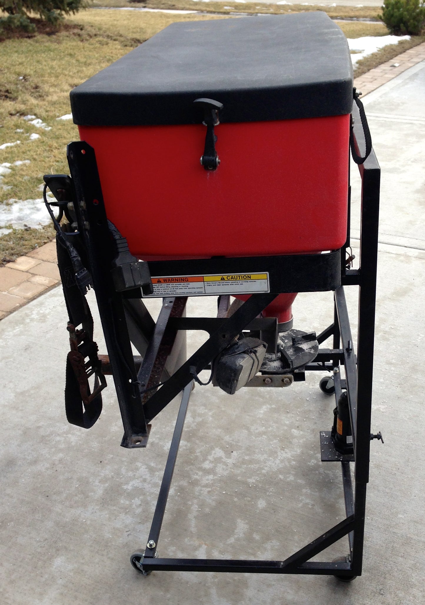 TASCART (Tailgate Salt Spreader Cart)