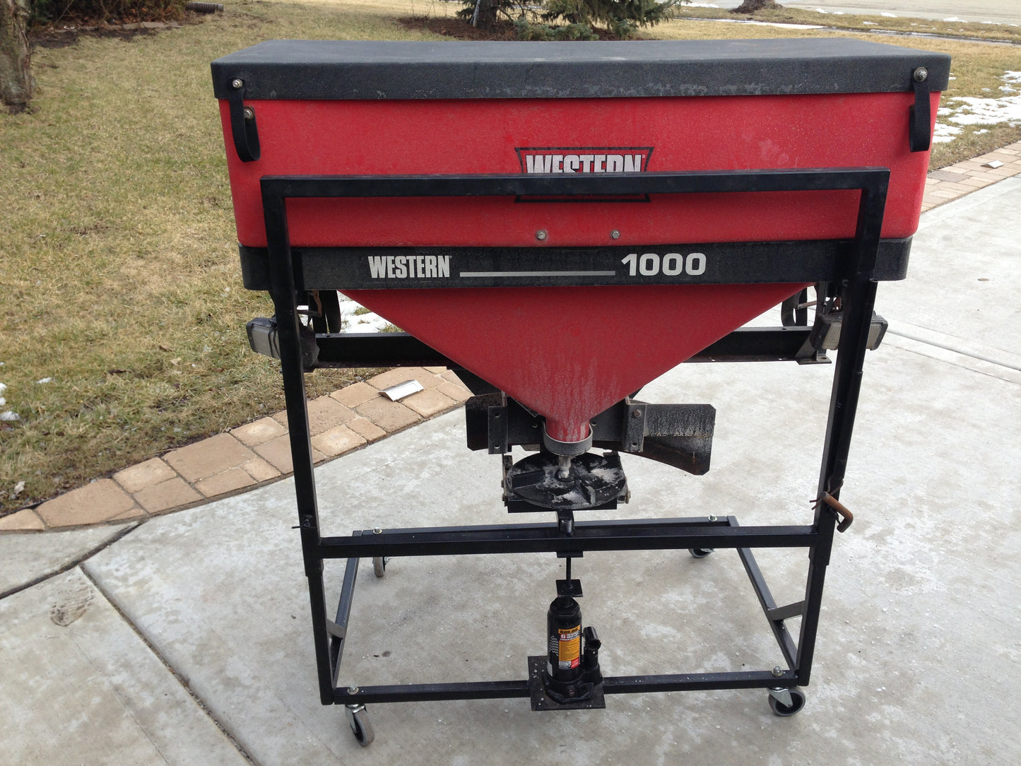 TASCART (Tailgate Salt Spreader Cart)